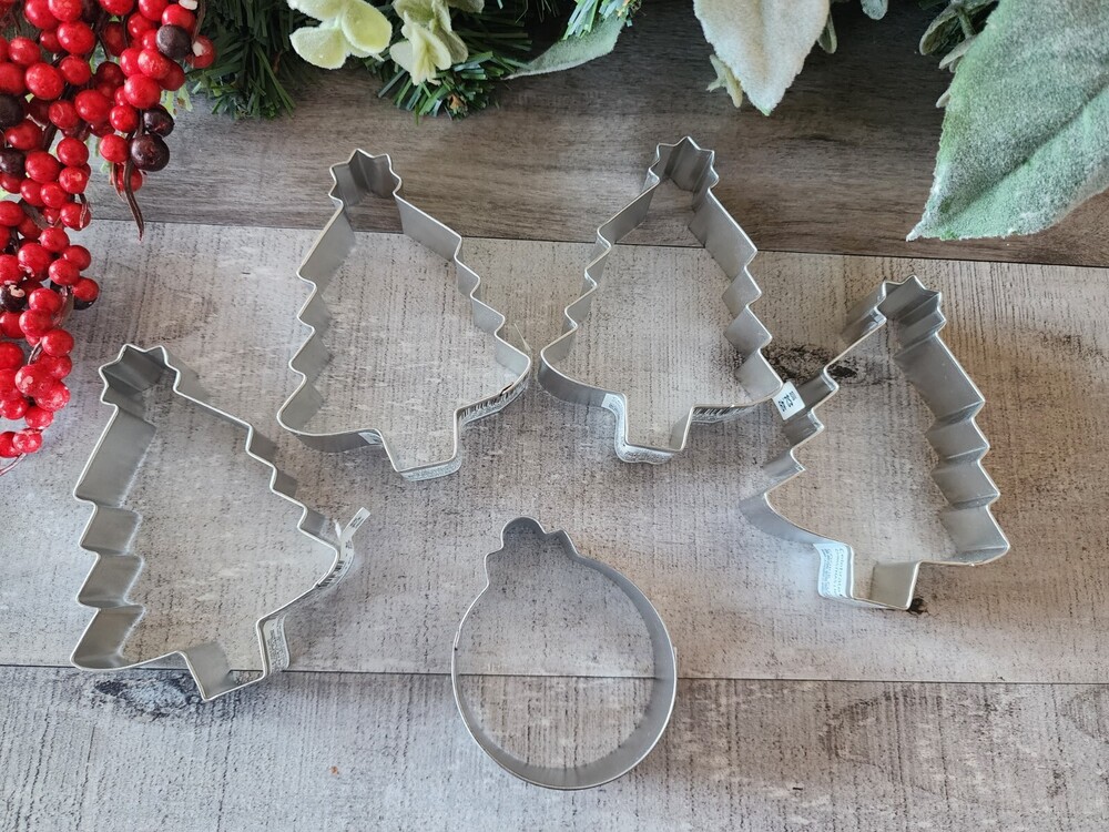 NEW Metal Holiday Cookie Cutter Lot Christmas - Christmas Trees Ornaments
